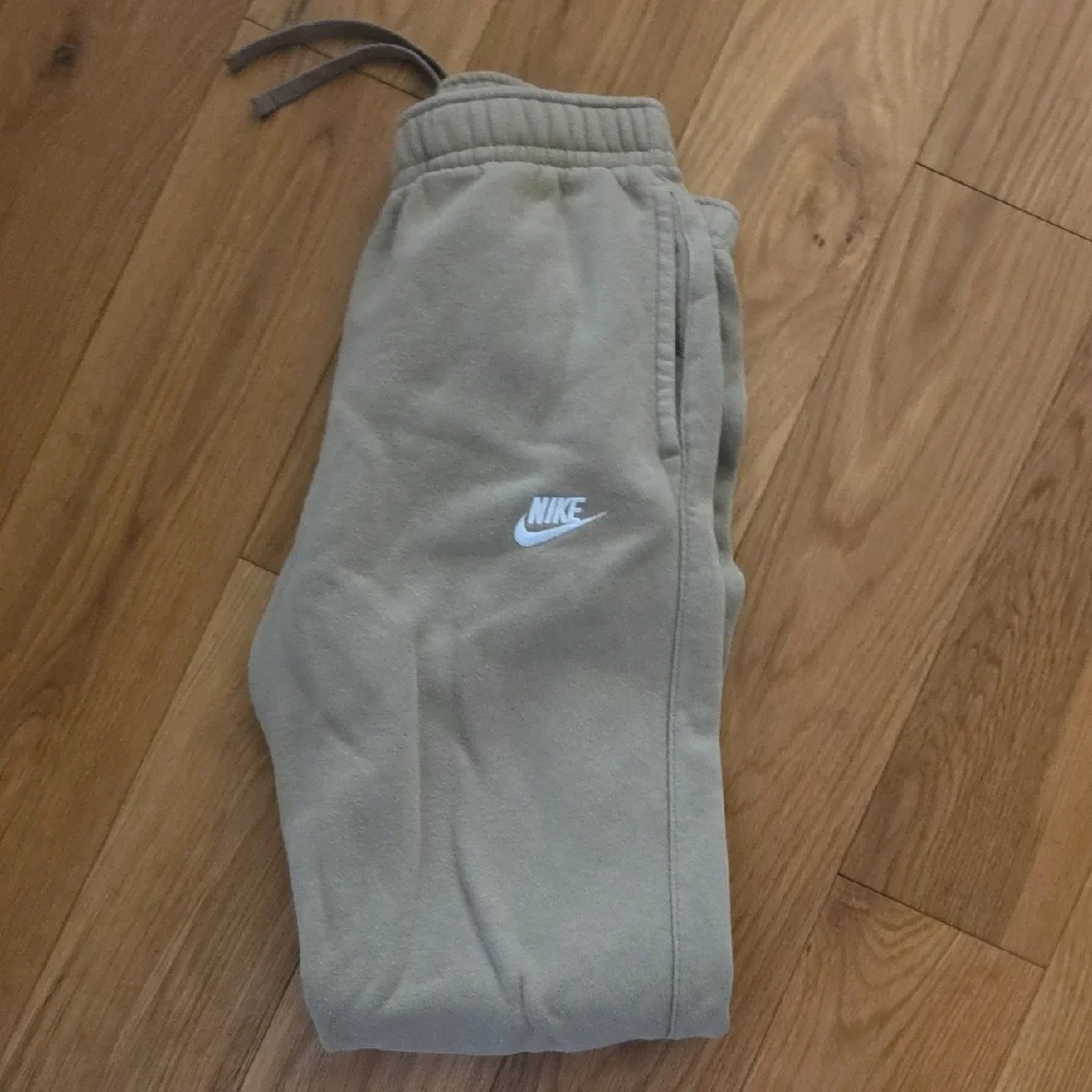 Nike Mens Beige Joggers - Picture 1 of 2